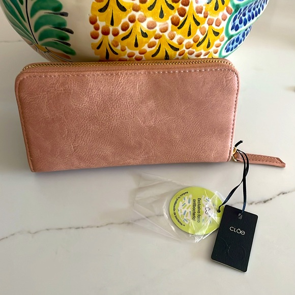 NWT Pink wallet, Mexican brand- Cloe. - Picture 8 of 8